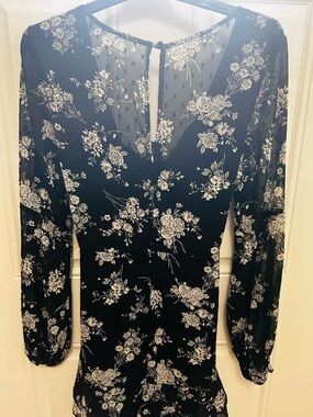 B. Smart Black and White Floral Long-Sleeve Wrap Dress